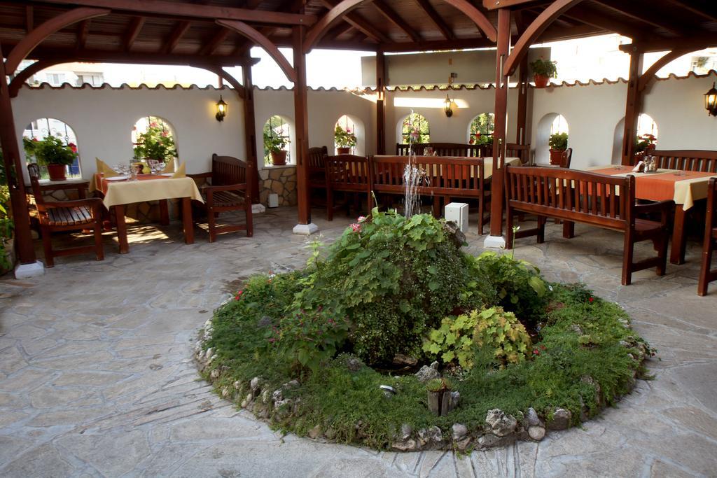 Family Hotel St. Constantine And Helena Ivajlovgrad Kültér fotó