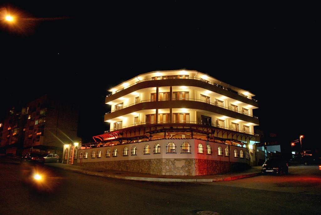 Family Hotel St. Constantine And Helena Ivajlovgrad Kültér fotó