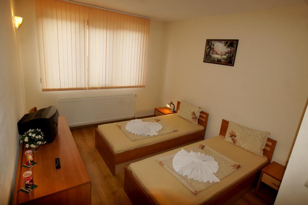 Family Hotel St. Constantine And Helena Ivajlovgrad Szoba fotó
